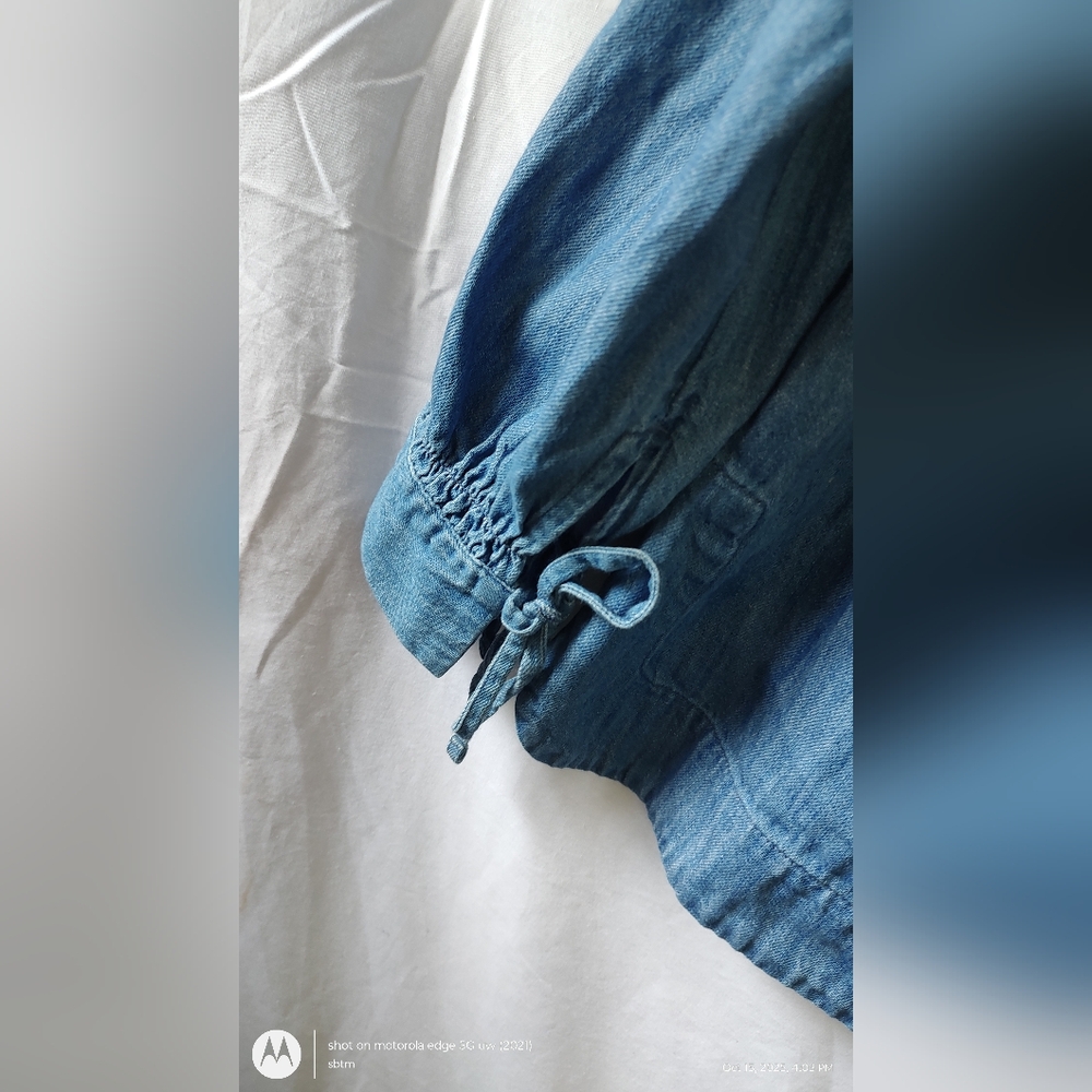 Blue Denim Women's Top Old Navy Size XS - Picture 2 of 4